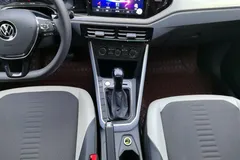 2021 Volkswagen Polo Plus 1.5L AT Colorful Tech, белый — фото 16