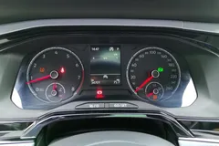 2021 Volkswagen Polo Plus 1.5L AT Colorful Tech, белый — фото 17