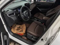2022 Toyota Corolla Cross 2.0L Premium, белый — фото 3