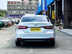 2021 Toyota Camry 2.0G Luxury, белый — фото 4