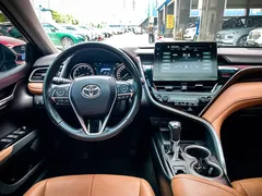 2021 Toyota Camry 2.0G Luxury, белый — фото 11