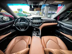 2021 Toyota Camry 2.0G Luxury, белый — фото 13