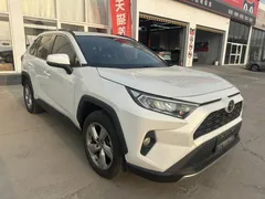 2021 Toyota RAV4 2.0L CVT 2WD Fashion Plus, белый — фото 3