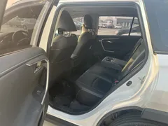 2021 Toyota RAV4 2.0L CVT 2WD Fashion Plus, белый — фото 11