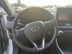 2021 Toyota RAV4 2.0L CVT 2WD Fashion Plus, белый — фото 13