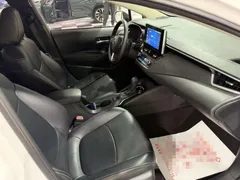 2021 Toyota Corolla 1.5L CVT Elite, белый — фото 9