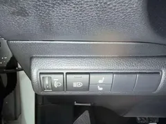 2021 Toyota Corolla 1.5L CVT Elite, белый — фото 13