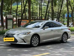 2022 Lexus ES 200 Luxury — фото 1