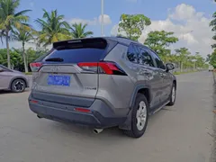 2022 Toyota RAV4 2.0L CVT 2WD Urban — фото 4