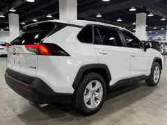 2023 Toyota RAV4 2.0L CVT 2WD, белый — фото 9