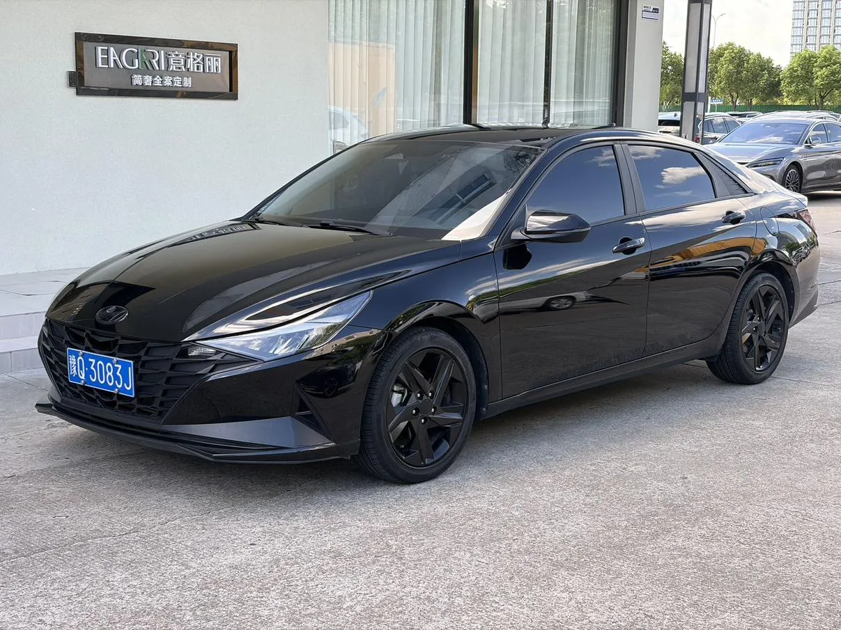 2022 Hyundai Elantra 1.5L CVT LUX Black Knight Limited Edition