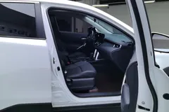 2023 Toyota Frontlander 2.0L CVT Luxury, белый — фото 6