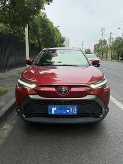 2022 Toyota Frontlander 2.0L CVT Luxury Plus, красный — фото 2