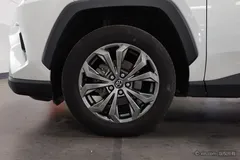 2023 Toyota RAV4 2.0L CVT 2WD Fashion Plus, белый — фото 5
