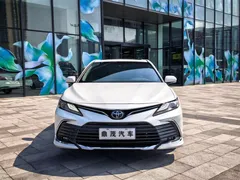 2023 Toyota Camry 2.0G Luxury, белый — фото 2