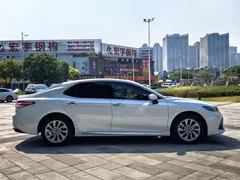 2023 Toyota Camry 2.0G Luxury, белый — фото 5