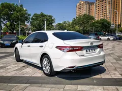 2023 Toyota Camry 2.0G Luxury, белый — фото 6