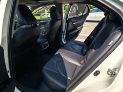 2023 Toyota Camry 2.0G Luxury, белый — фото 9