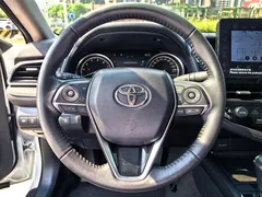 2023 Toyota Camry 2.0G Luxury, белый — фото 18