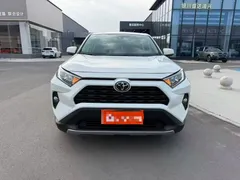 2021 Toyota RAV4 2.0L CVT 2WD Fashion Plus, белый — фото 2