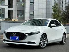 2021 Mazda Mazda3 2.0L AT, белый — фото 1