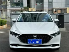 2021 Mazda Mazda3 2.0L AT, белый — фото 2