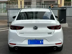 2021 Mazda Mazda3 2.0L AT, белый — фото 5