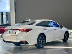2022 Toyota Avalon 2.0L Luxury, белый — фото 7