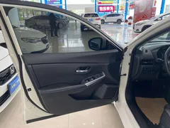 2022 Nissan Sylphy 1.6L XL CVT Enjoy, белый — фото 4