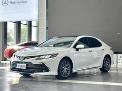 2023 Toyota Camry 2.5G Luxury, белый — фото 1