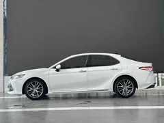 2023 Toyota Camry 2.5G Luxury, белый — фото 9