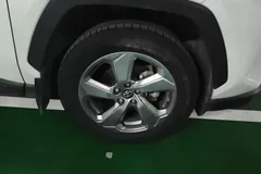 2022 Toyota RAV4 2.0L CVT 2WD Fashion, белый — фото 5