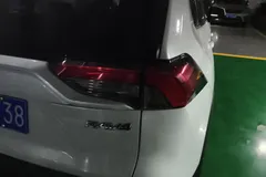 2022 Toyota RAV4 2.0L CVT 2WD Fashion, белый — фото 8