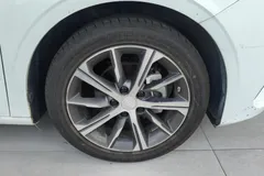 2023 Geely Emgrand 4th Gen 1.5L CVT Premium Champion, белый — фото 5