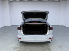 2023 Geely Emgrand 4th Gen 1.5L CVT Premium Champion — фото 14