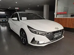 2021 Hyundai Elantra 1.5L CVT LUX Premium, белый — фото 3