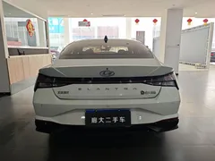 2021 Hyundai Elantra 1.5L CVT LUX Premium, белый — фото 5