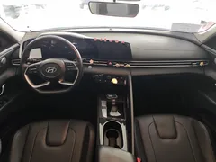 2021 Hyundai Elantra 1.5L CVT LUX Premium, белый — фото 11