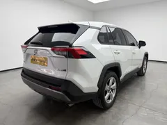 2022 Toyota RAV4 2.0L CVT 2WD Fashion, белый — фото 7