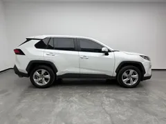 2022 Toyota RAV4 2.0L CVT 2WD Fashion, белый — фото 8