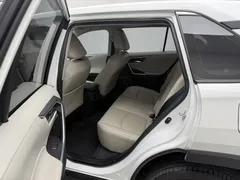 2022 Toyota RAV4 2.0L CVT 2WD Fashion, белый — фото 13