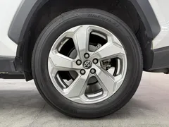 2022 Toyota RAV4 2.0L CVT 2WD Fashion, белый — фото 16