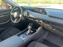 2022 Mazda Mazda3 2.0L AT, красный — фото 12