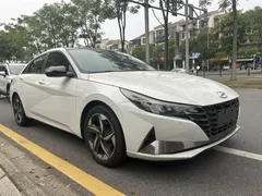 2021 Hyundai Elantra 1.5L CVT Leading GLS, белый — фото 3