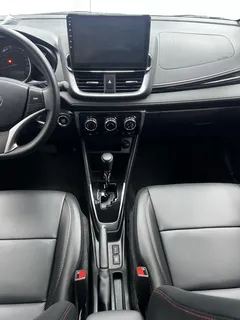 2022 Toyota Yaris L Zhixuan X 1.5L CVT Luxury Plus, белый — фото 11