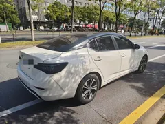 2021 Nissan Sylphy 1.6L XE CVT, белый — фото 9