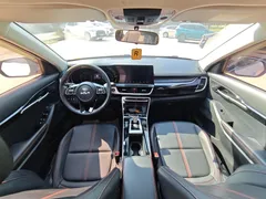 2021 Kia Seltos 1.5L CVT Trend, белый — фото 16
