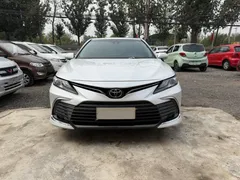 2022 Toyota Camry 2.0G Luxury, белый — фото 2