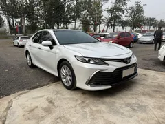 2022 Toyota Camry 2.0G Luxury, белый — фото 3