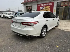 2022 Toyota Camry 2.0G Luxury, белый — фото 5